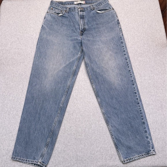 Levi's 560 Comfort Fit Jeans Men's‎ 36x33 Medium Wash Heavyweight Denim Workwear - Picture 1 of 10